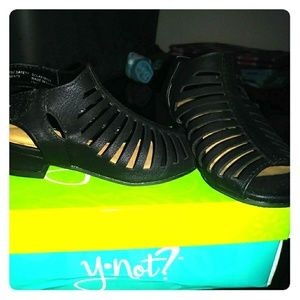 Toddler y-not sandals